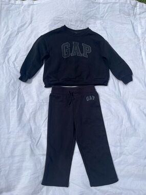 GAP Kids Black Sweatshirt & Jogger Set